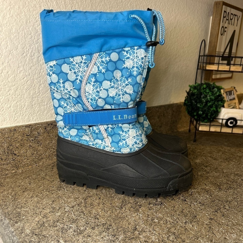 LL Bean Northwoods Snow Boots Youth SZ 3 Blue
Insulated Removable Liner